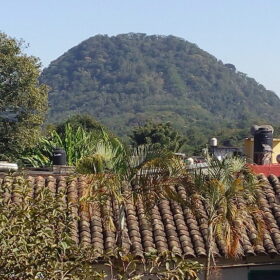 El Cerro del Acatepetl: El Guardián Ancestral de Xico que Aún Susurra Leyendas