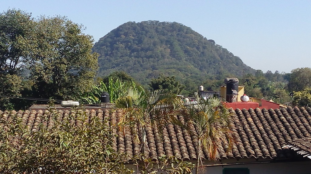 El Cerro del Acatepetl: El Guardián Ancestral de Xico que Aún Susurra Leyendas